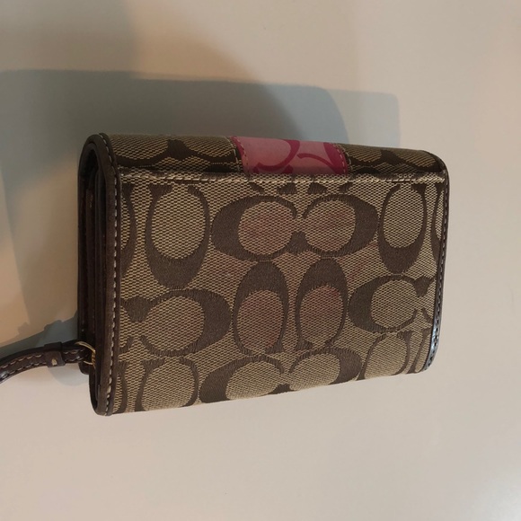 COACH limited edition wallet - Picture 3 of 3